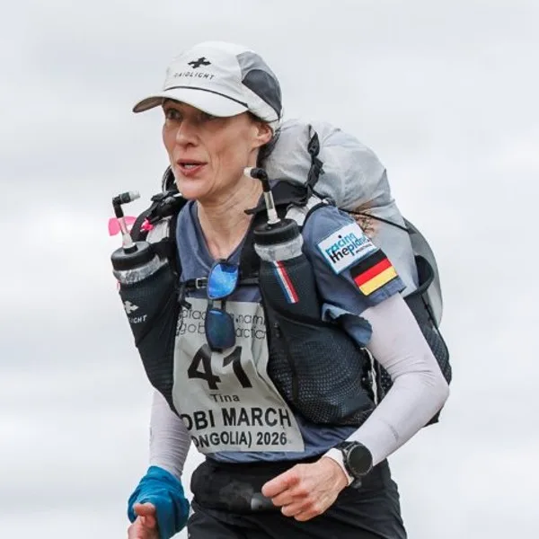 Tina Günther running the Gobi March 2026